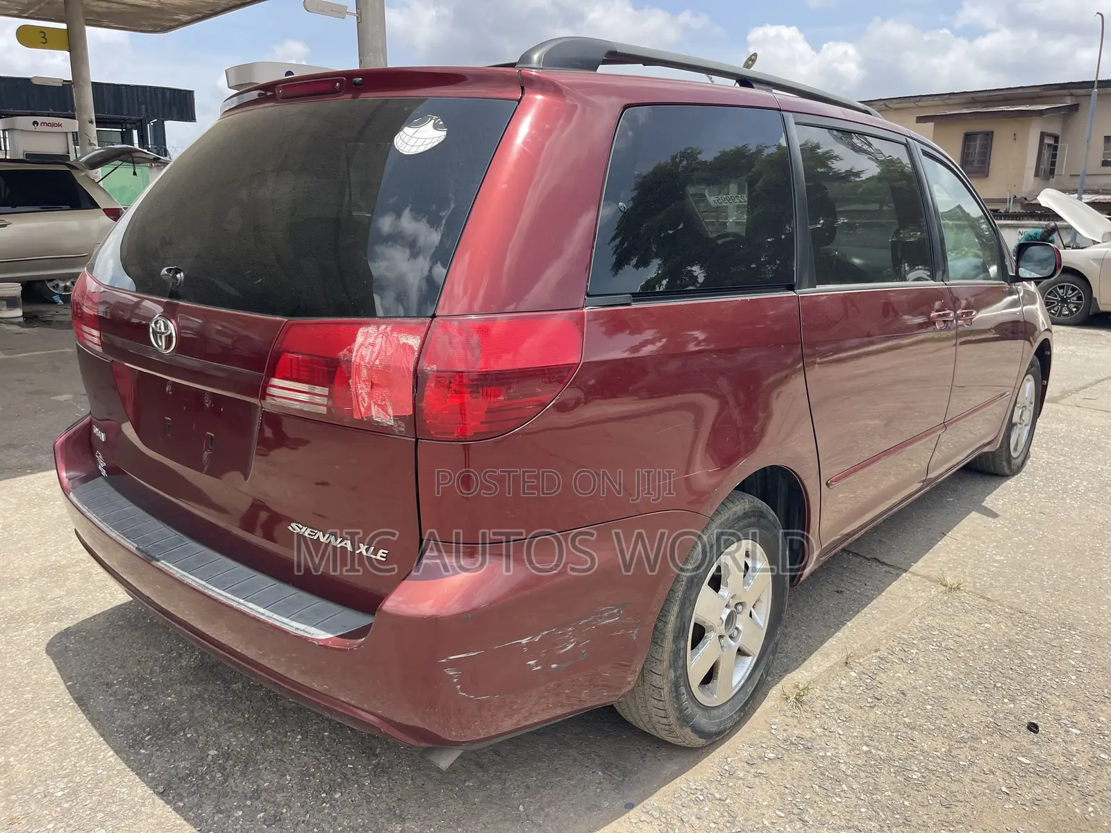 Toyota Sienna 2005 Red