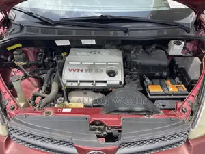 Toyota Sienna 2005 Red
