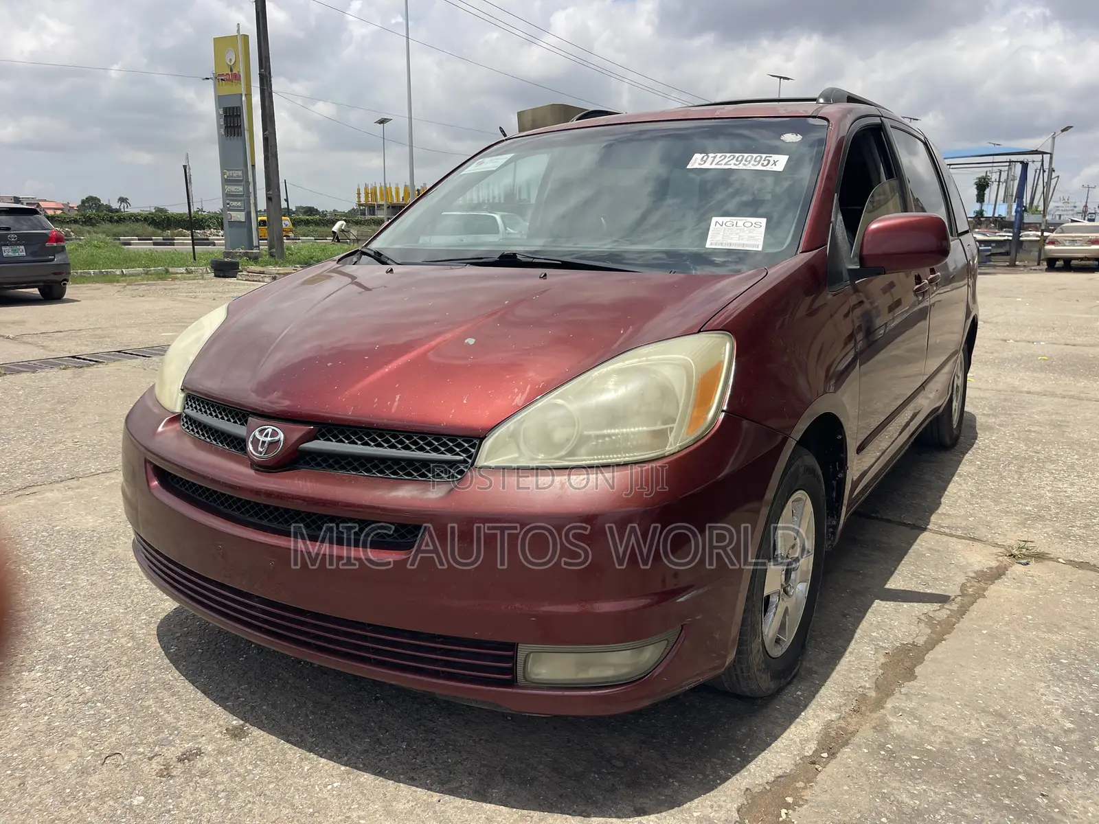 Toyota Sienna 2005 Red