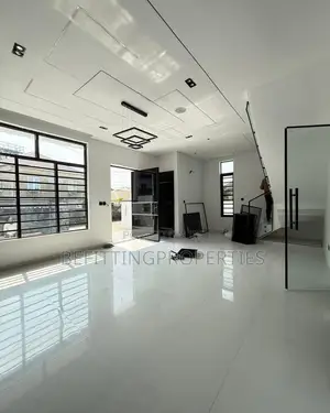 4bdrm Duplex in Lekki for sale