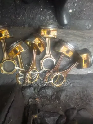 Toyota Piston 3mz tokunbo.and Aluminum Sump 2ar Tokunbo