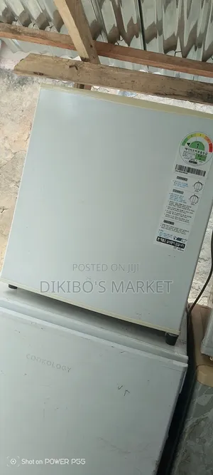 Tokunbo LG Bedsize Fridge and Freezer