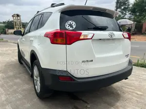 Toyota RAV4 Limited AWD (2.5L 4cyl 6A) 2013 White