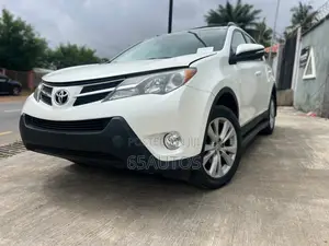 Toyota RAV4 Limited AWD (2.5L 4cyl 6A) 2013 White