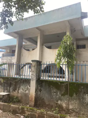 8bdrm Duplex in Private Residence, Area 8 for rent