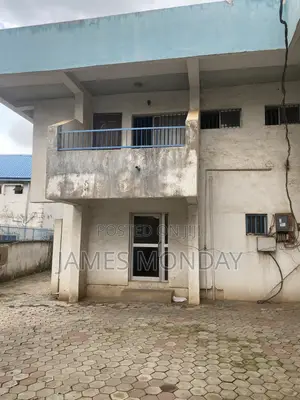 8bdrm Duplex in Private Residence, Area 8 for rent