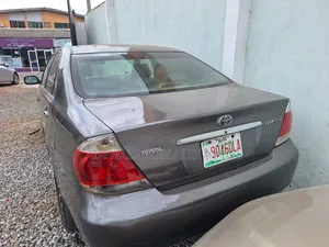 Toyota Camry 2005 Gray