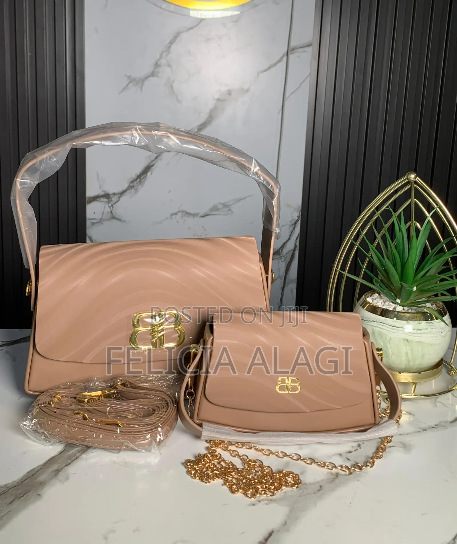 Licia Collection