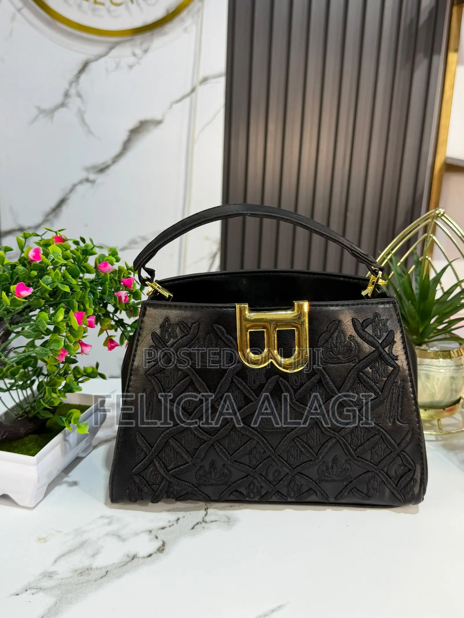 Licia Collection