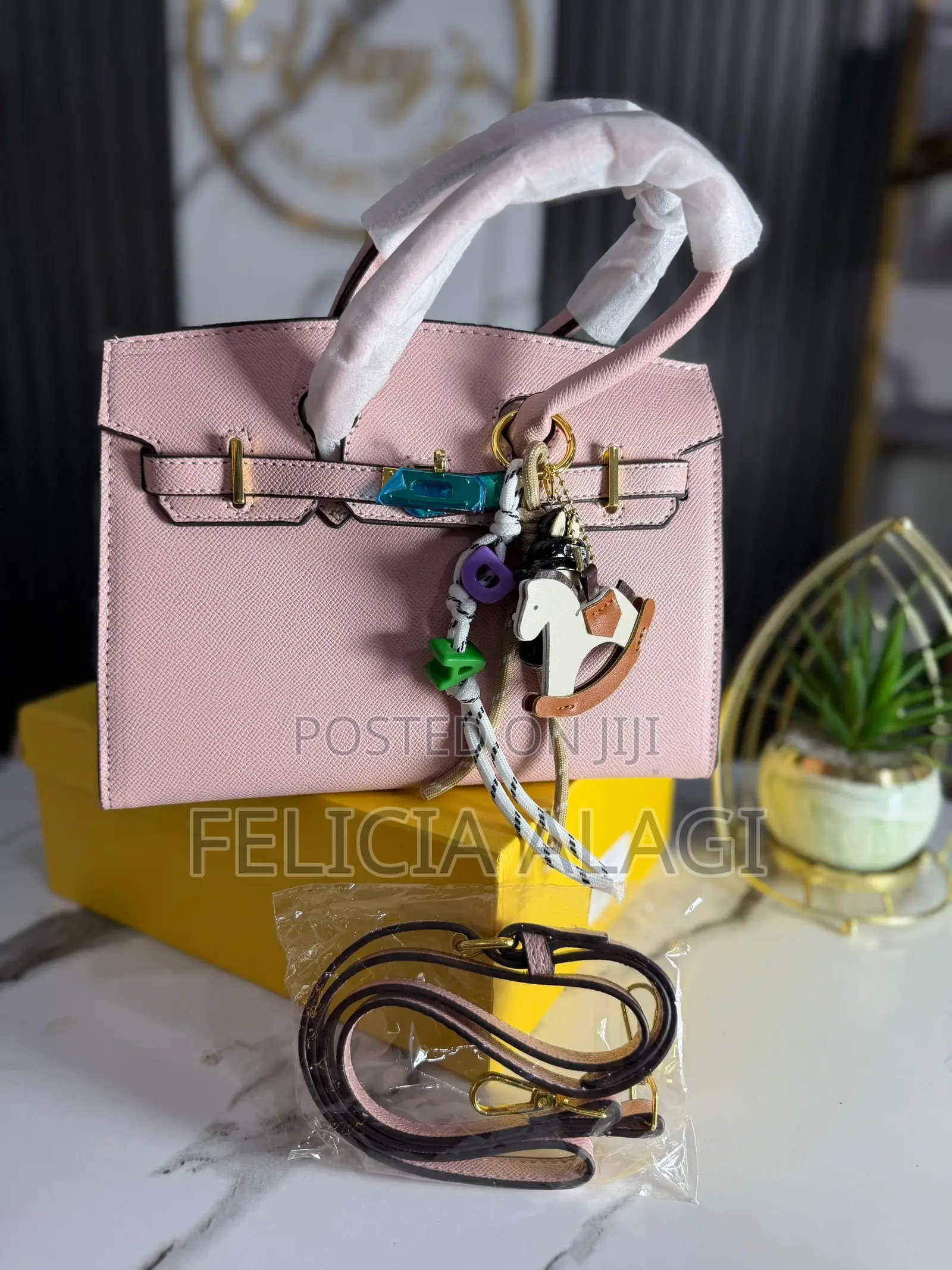 Licia Collection