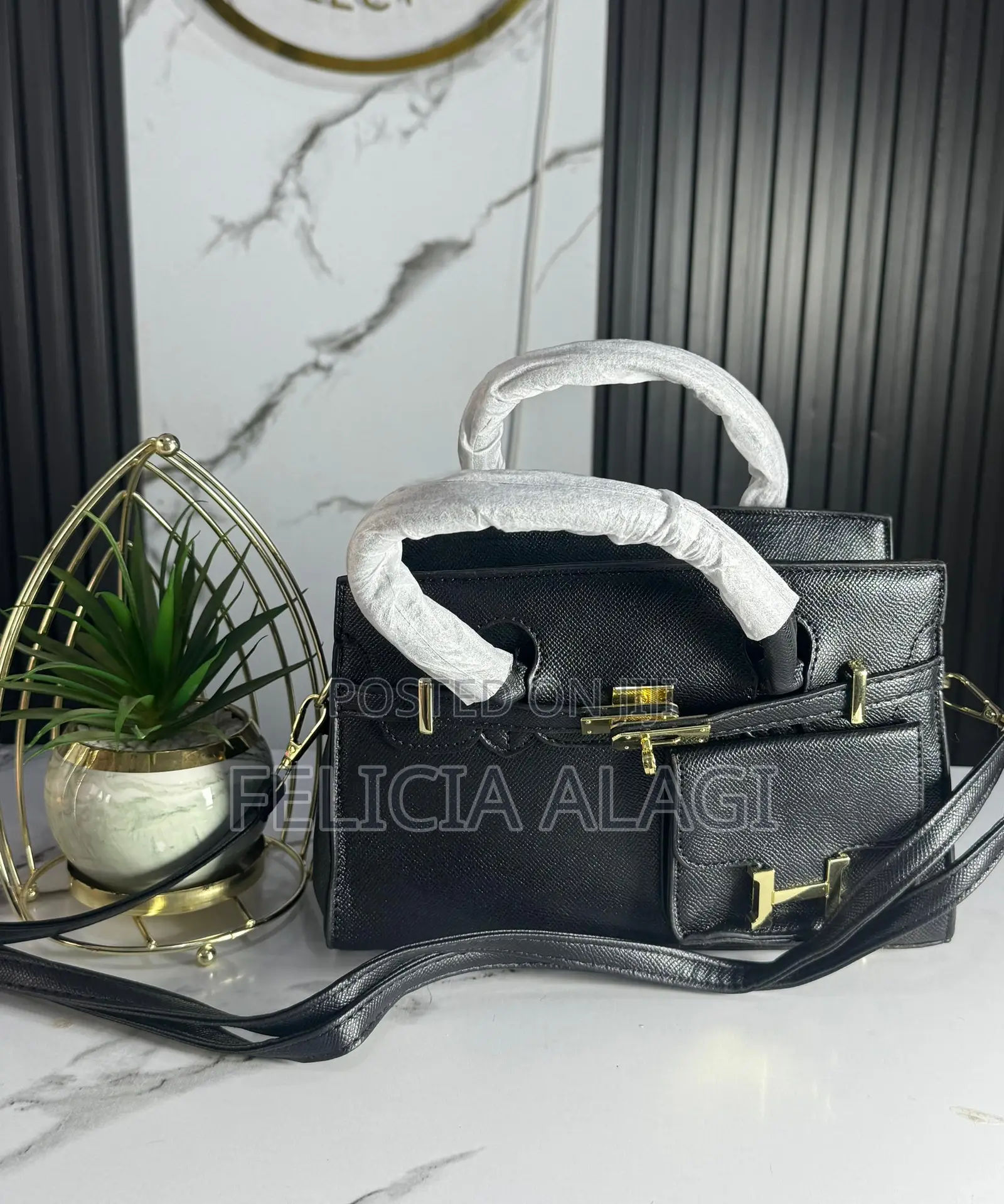 Licia Collection