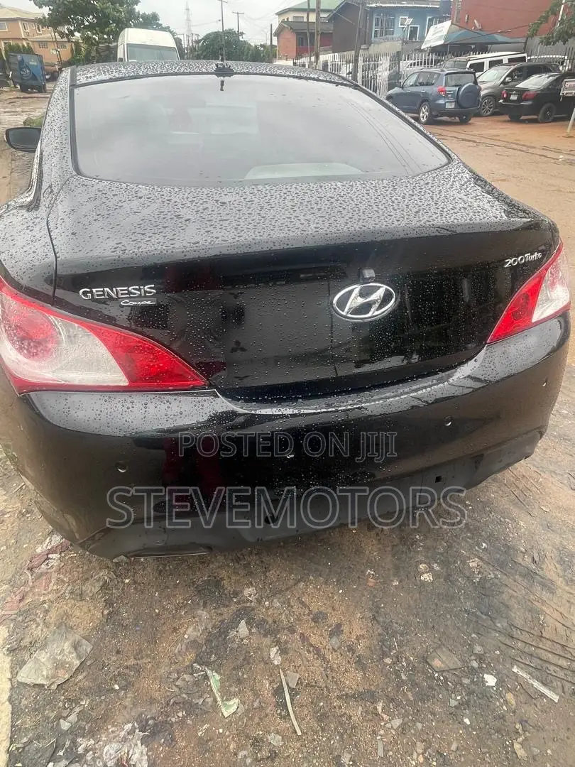 Hyundai Genesis 2010 Black