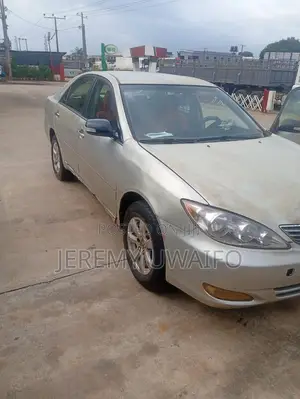 Toyota Camry LE 4dr Sedan (2.4L 4cyl 5M) 2003 Silver