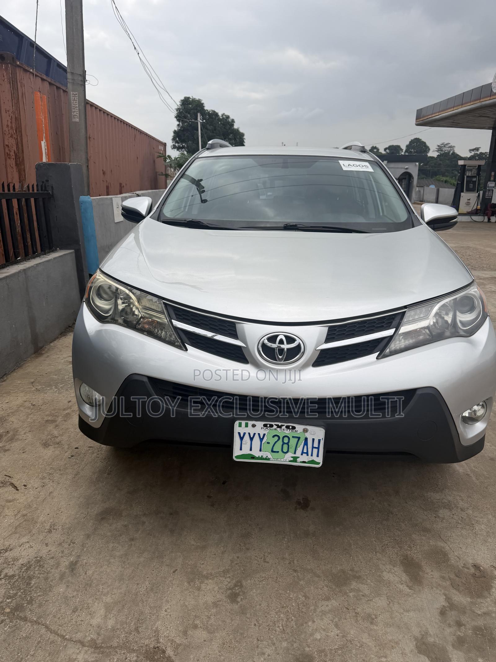Toyota RAV4 LE 4dr SUV (2.5L 4cyl 6A) 2014 Silver