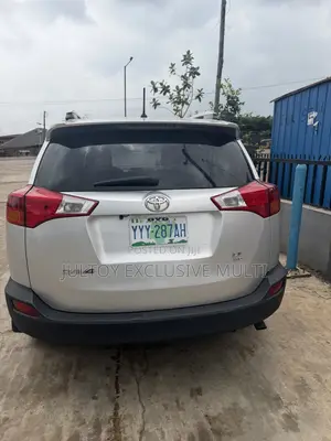 Toyota RAV4 LE 4dr SUV (2.5L 4cyl 6A) 2014 Silver