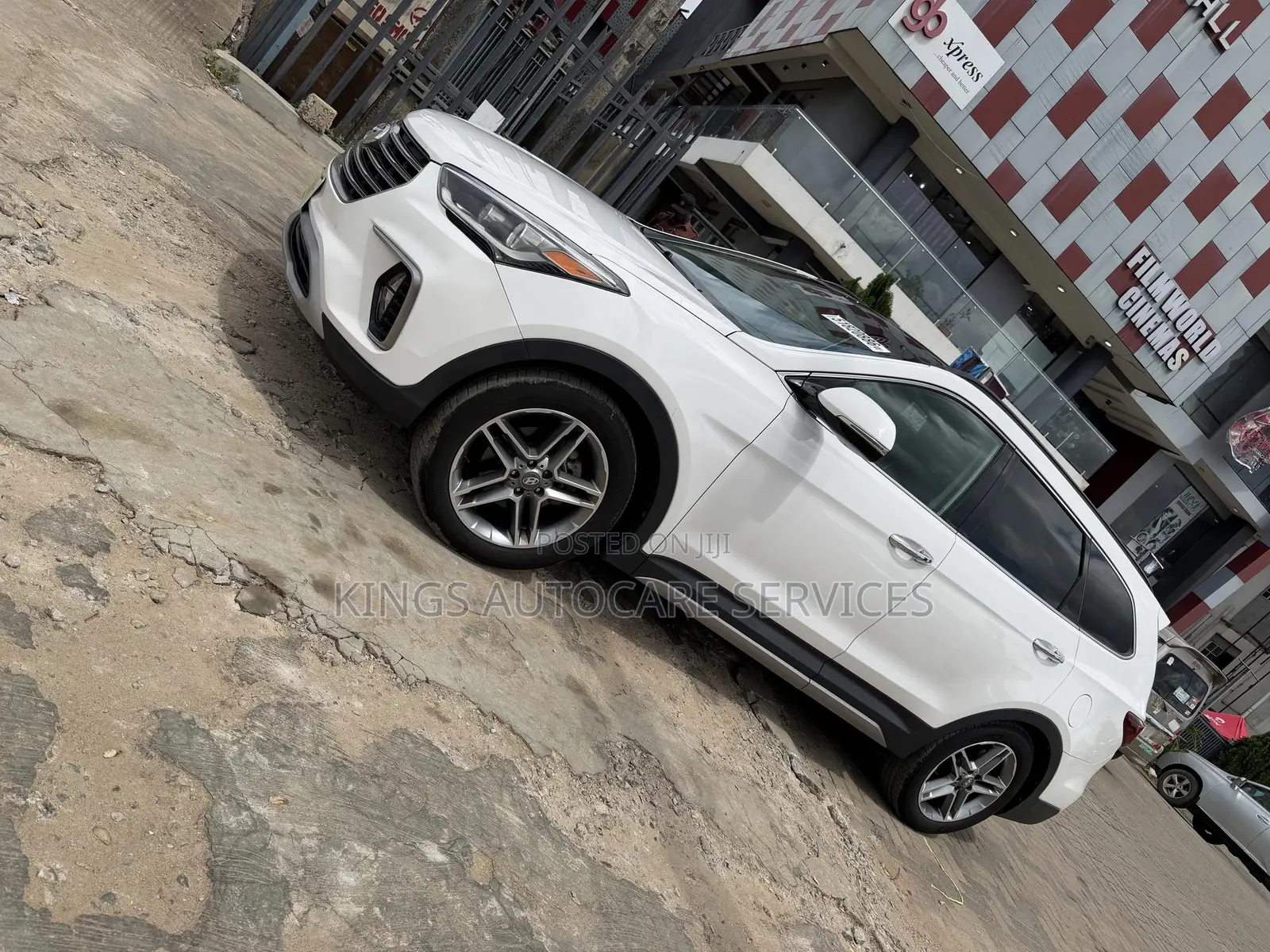 Hyundai Santa Fe Limited AWD 2017 White