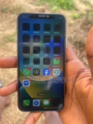 Apple iPhone X 64 GB White