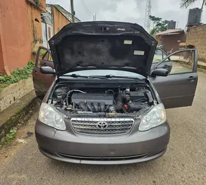 Toyota Corolla LE 2005 Gray