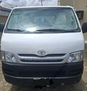 Toyota HiAce 2010 White