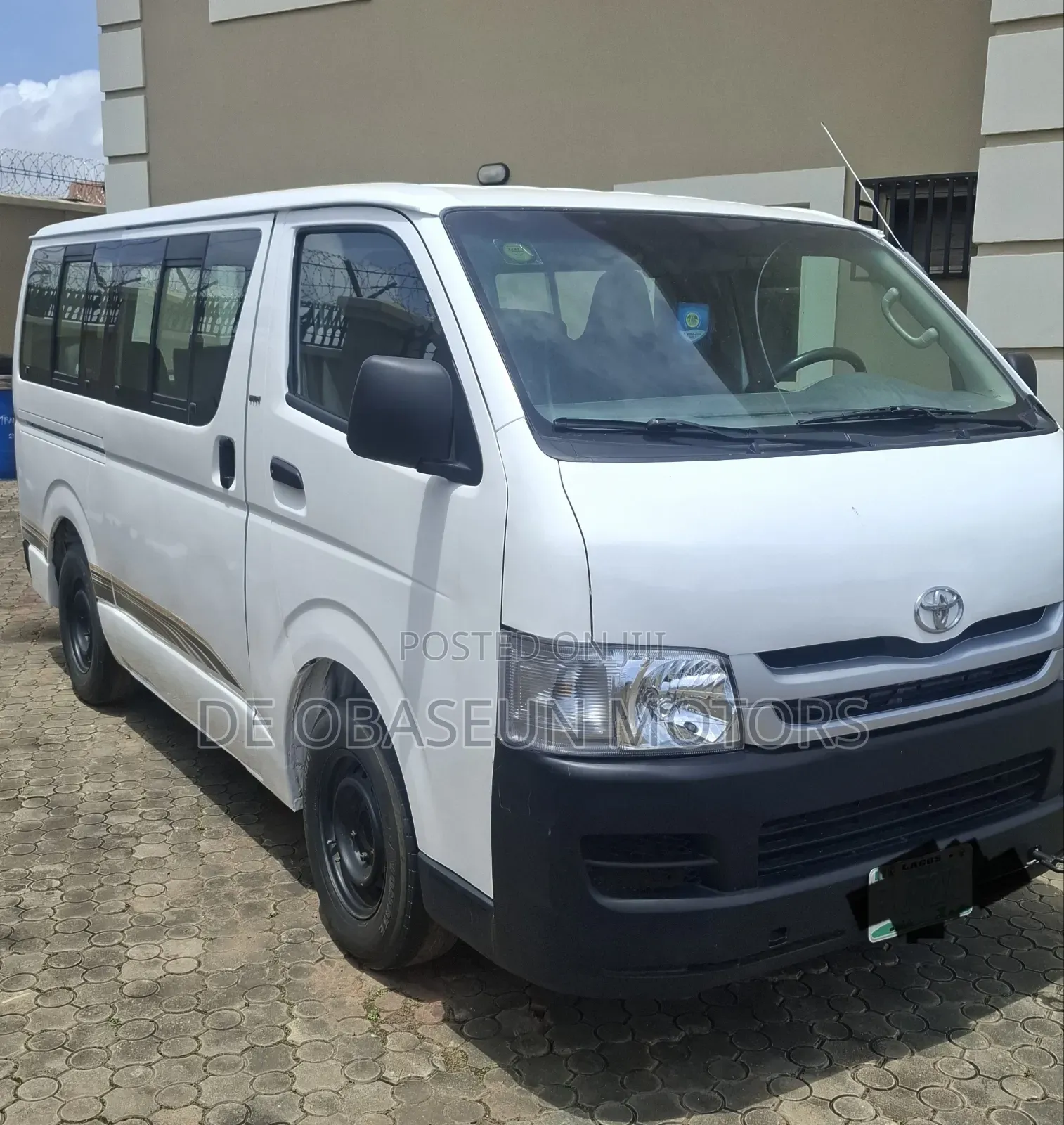 Toyota HiAce 2010 White