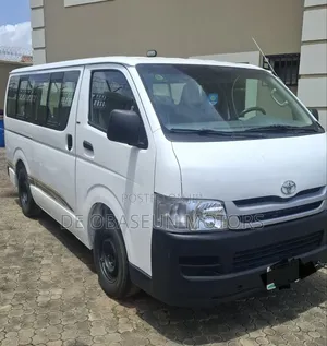Toyota HiAce 2010 White