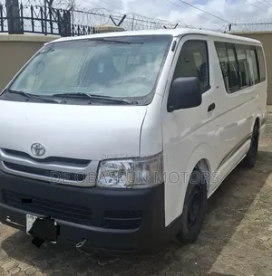 Toyota HiAce 2010 White
