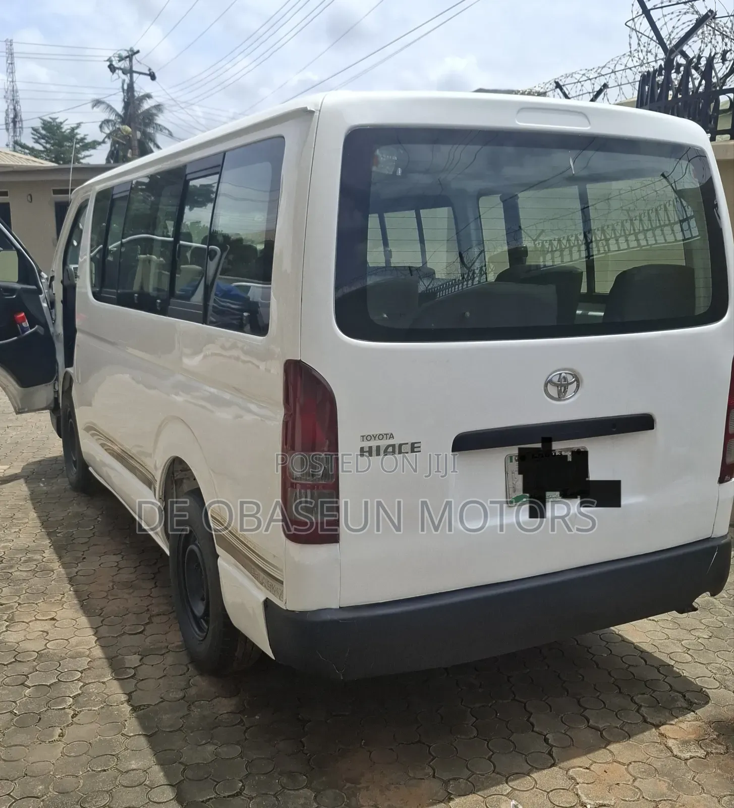 Toyota HiAce 2010 White