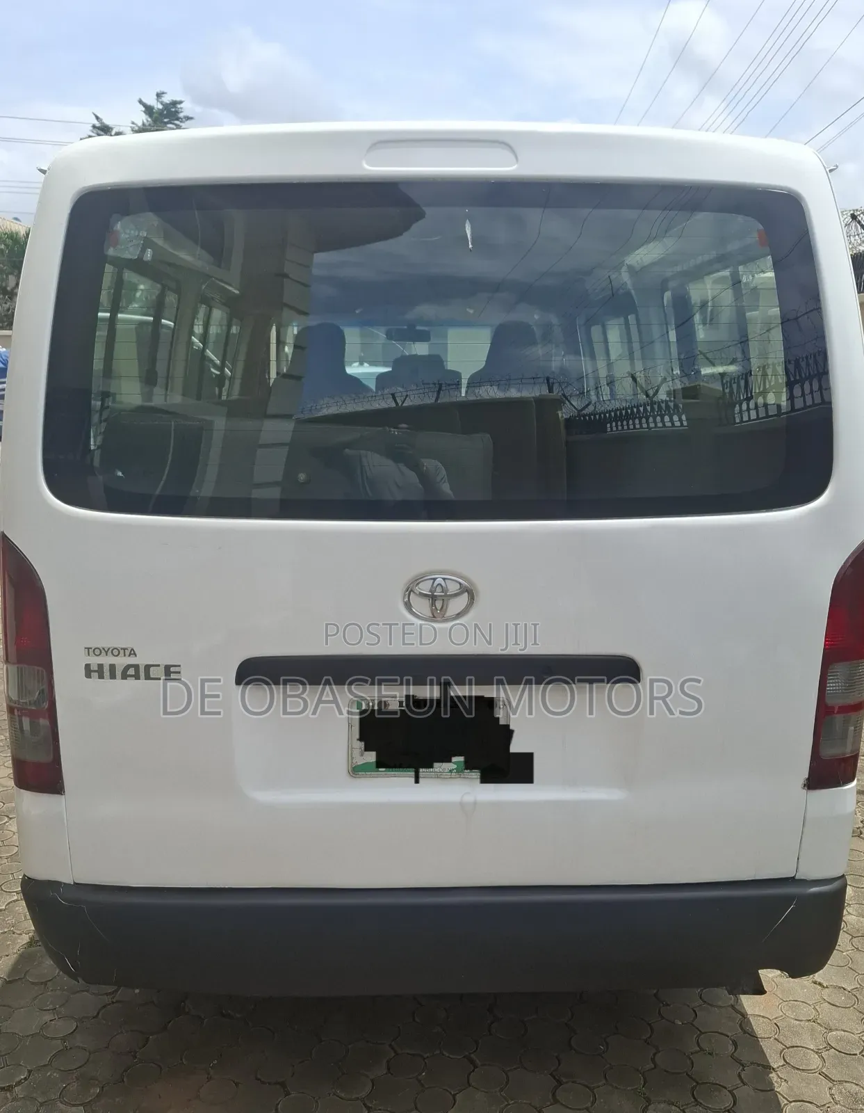 Toyota HiAce 2010 White