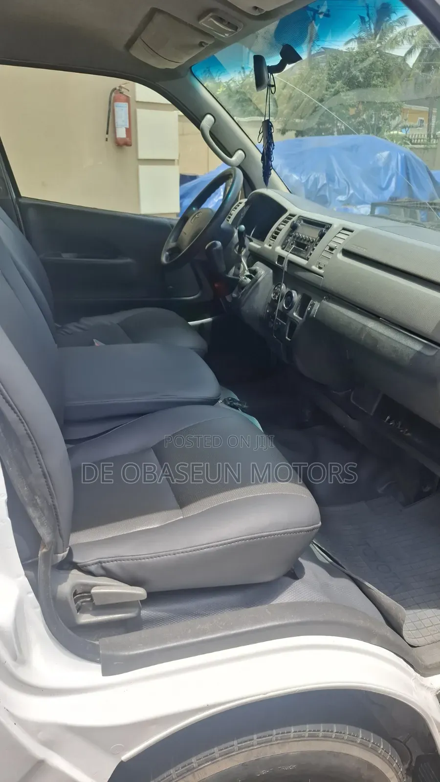 Toyota HiAce 2010 White