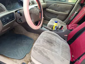 Toyota Camry 2000 Red