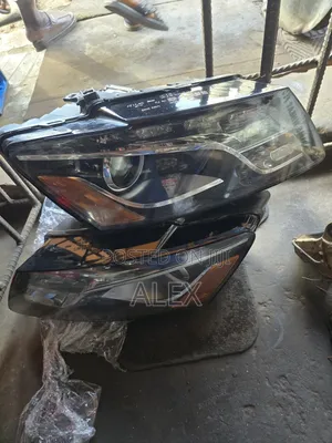 Head Light Audi Q5 2010