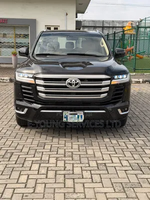 Toyota Land Cruiser 2016 Black