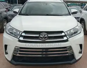 Toyota Highlander XLE 4x4 V6 (3.5L 6cyl 8A) 2018 Off white