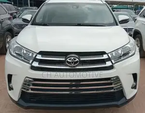 Toyota Highlander XLE 4x4 V6 (3.5L 6cyl 8A) 2018 Off white