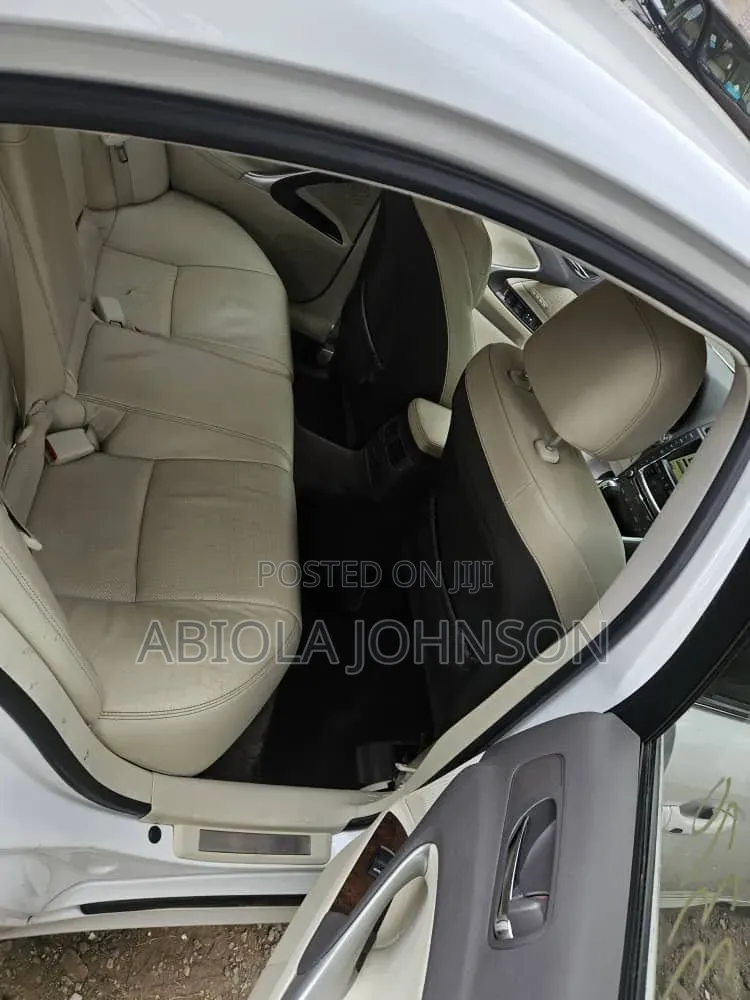 Lexus IS 2010 White