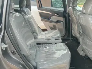 Toyota Highlander XLE 4x4 V6 (3.5L 6cyl 8A) 2018 Gray