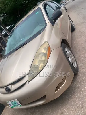 Toyota Sienna 2007 Gold