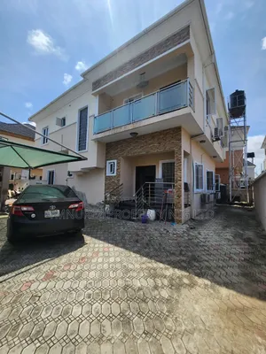Mini Flat in Chevron for rent