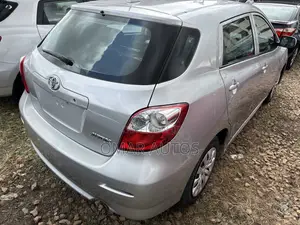 Toyota Matrix Hatchback FWD (1.8L 4cyl 5M) 2009 Silver