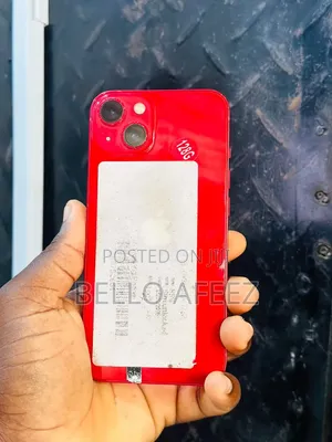 Apple iPhone 13 128 GB Red