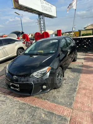 Toyota Corolla S 4dr Sedan (1.8L 4cyl CVT) 2014 Black