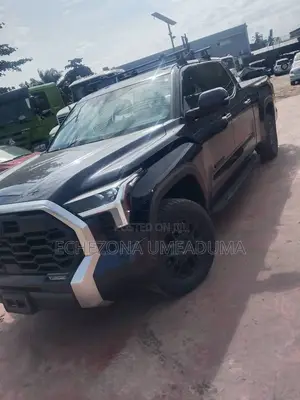 Toyota Tundra Limited CrewMax 6.5' Bed 2024 Blue
