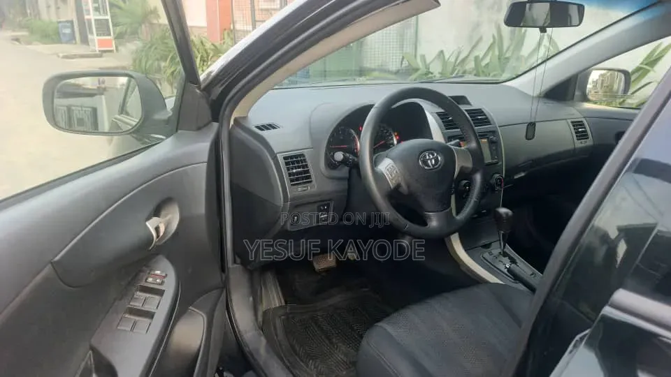 Toyota Corolla 2013 Black