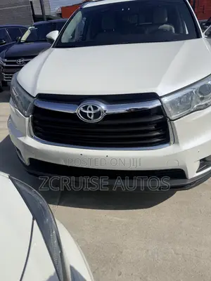 Toyota Highlander SE 4x4 V6 (3.5L 6cyl 8A) 2018 White