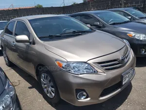 Toyota Corolla 2010 Gold