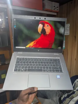 Laptop HP ZBook Studio G5 48GB Intel Xeon SSD 512GB