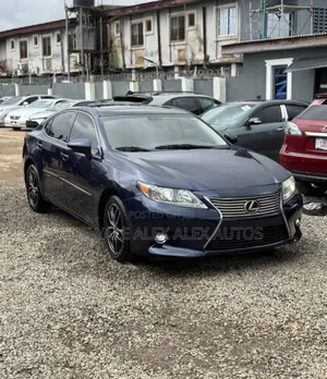 Lexus ES 2014 Blue