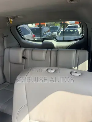 Toyota Highlander SE 4x4 V6 (3.5L 6cyl 8A) 2018 White