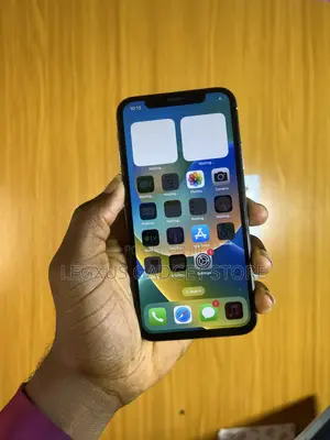 Apple iPhone X 64 GB White