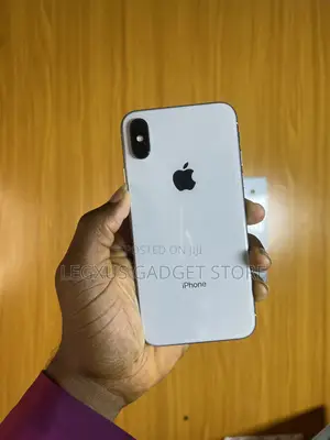 Apple iPhone X 64 GB White